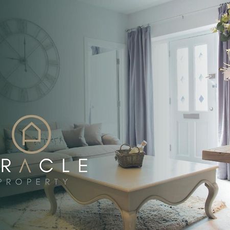 Modern Apartment With Free Parking And Wifi 스트렛포드-어폰-에이본 외부 사진