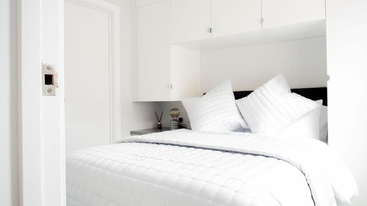 Modern Apartment With Free Parking And Wifi 스트렛포드-어폰-에이본 외부 사진