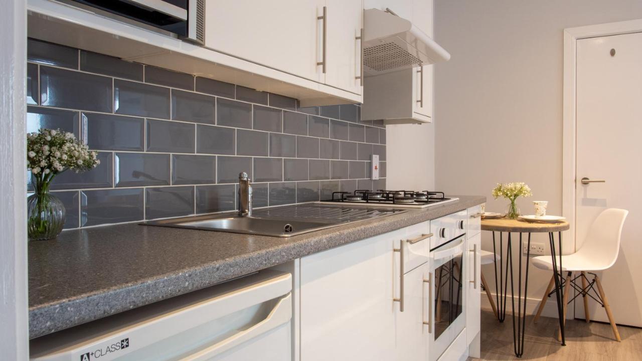 Modern Apartment With Free Parking And Wifi 스트렛포드-어폰-에이본 외부 사진