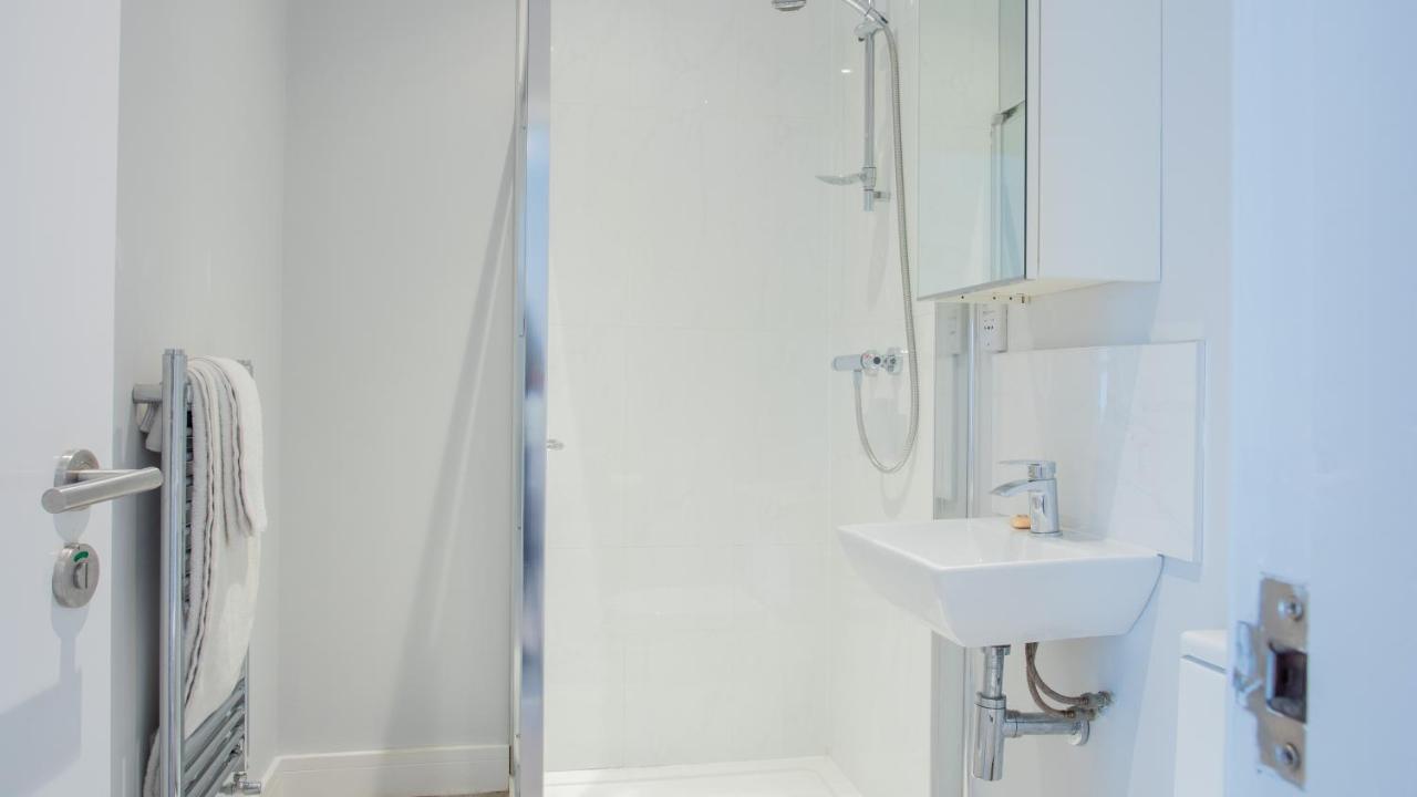 Modern Apartment With Free Parking And Wifi 스트렛포드-어폰-에이본 외부 사진