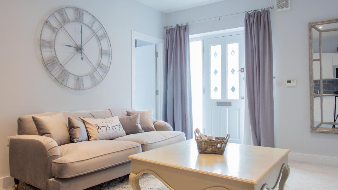 Modern Apartment With Free Parking And Wifi 스트렛포드-어폰-에이본 외부 사진
