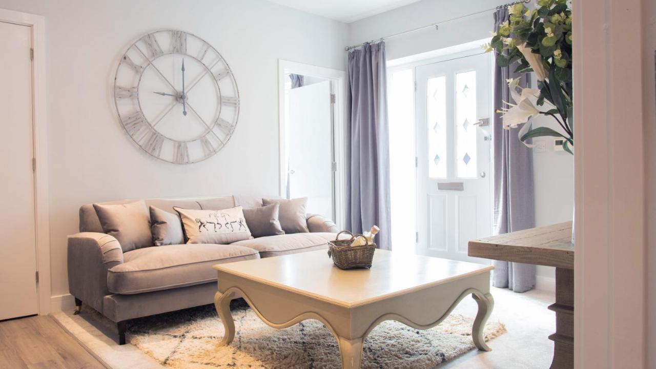 Modern Apartment With Free Parking And Wifi 스트렛포드-어폰-에이본 외부 사진